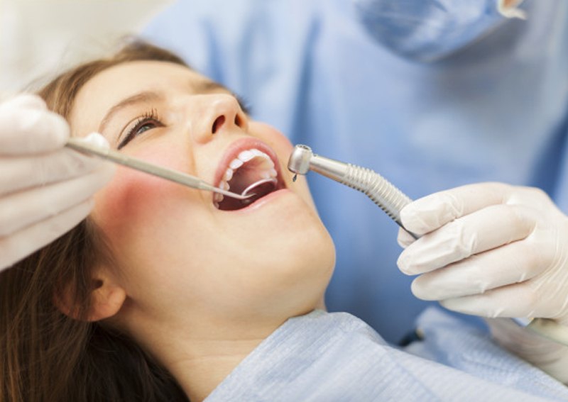 کلینیک تخصصی دندانپزشکی آپادانا